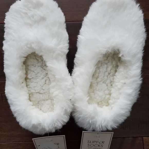Target Shoes Perfect Slippers Socks In White Size Womens New